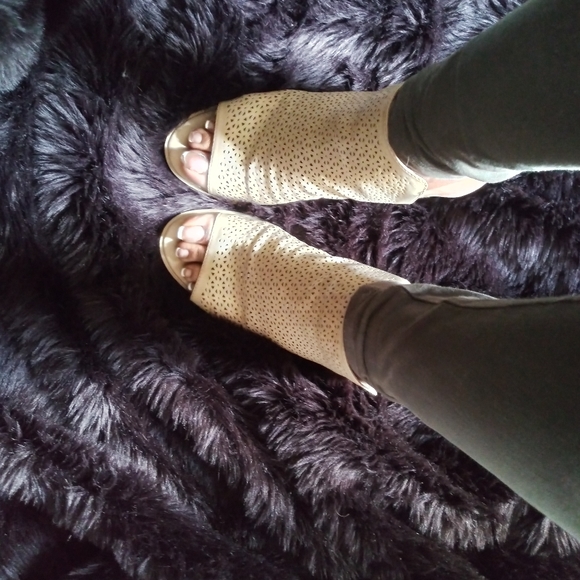 Shoes - Picture 2 of 5